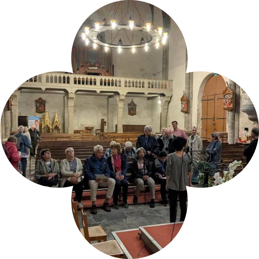 Visite en groupe touristique @2x