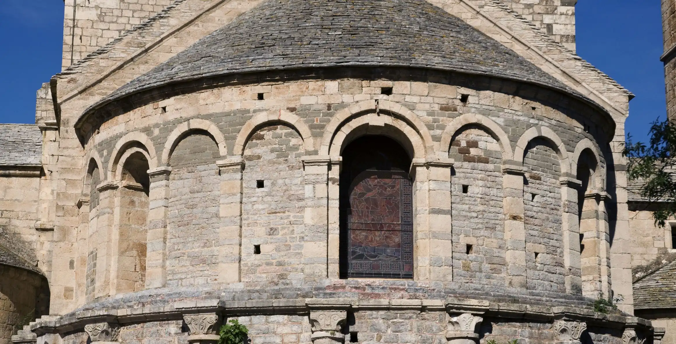 diapo Architecture Abbaye de Caunes Minervois 4@2x