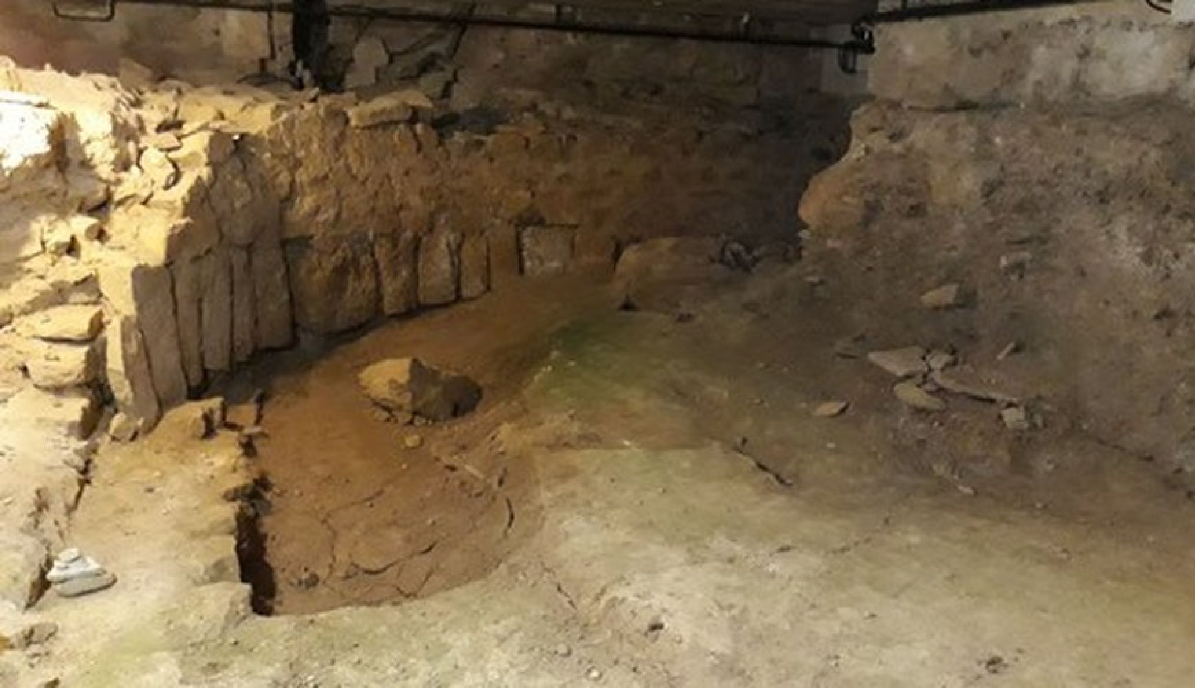 diapo Histoire Abbaye de Caunes Minervois 3@2x