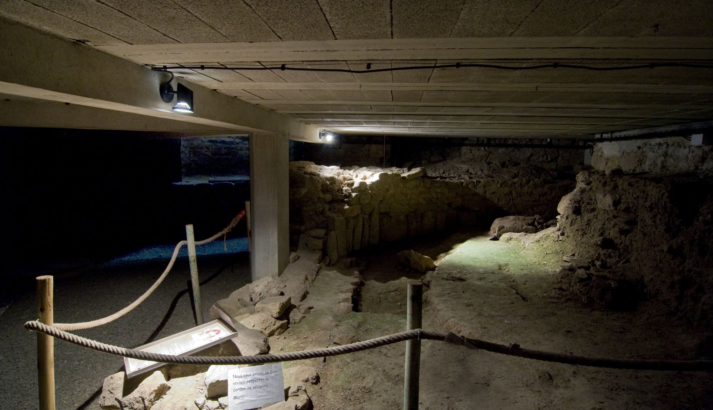 diapo Histoire Abbaye de Caunes Minervois@2x